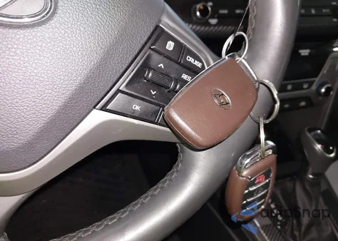 2017 Hyundai Elantra Limited z USA, uszkodzony, nr VIN 5NPD84LF1HH129350